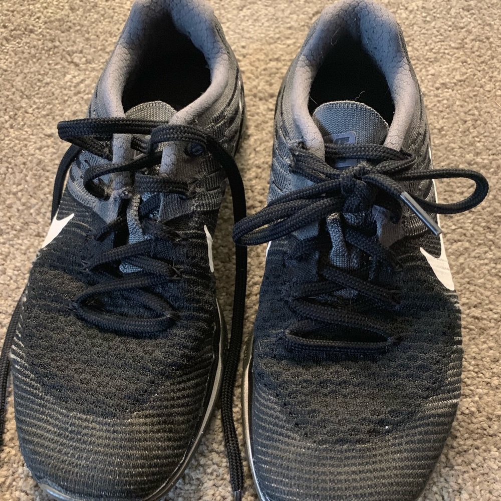 Women’s Nike flyknit metcons